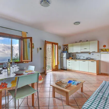 Giulia-1 By Interhome דירה קאפוליברי