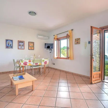 Giulia-1 By Interhome